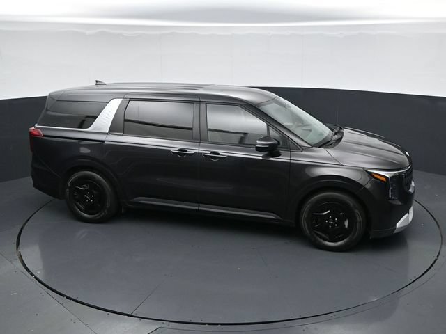 Used 2025 Kia Carnival FWD image 33