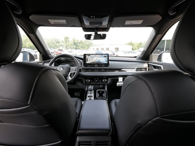 New 2026 Mitsubishi Outlander LE AWD/4WD image 42