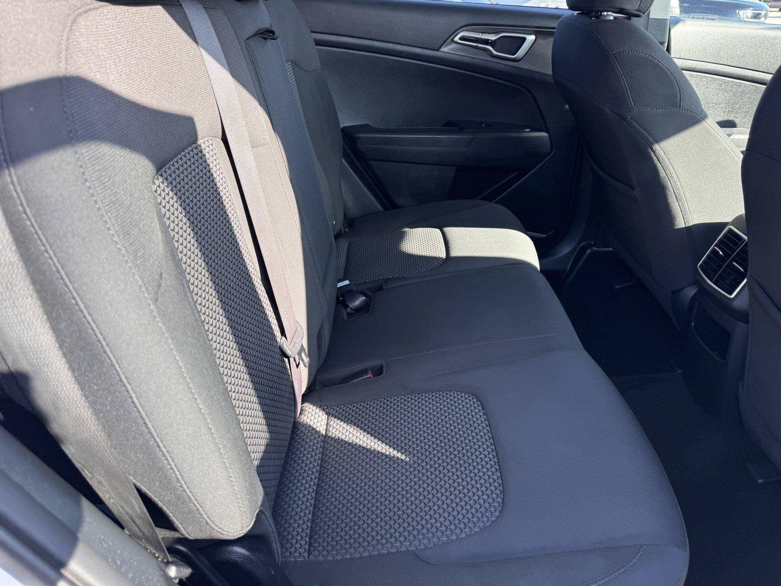 Used 2023 Kia Sportage LX FWD image 11