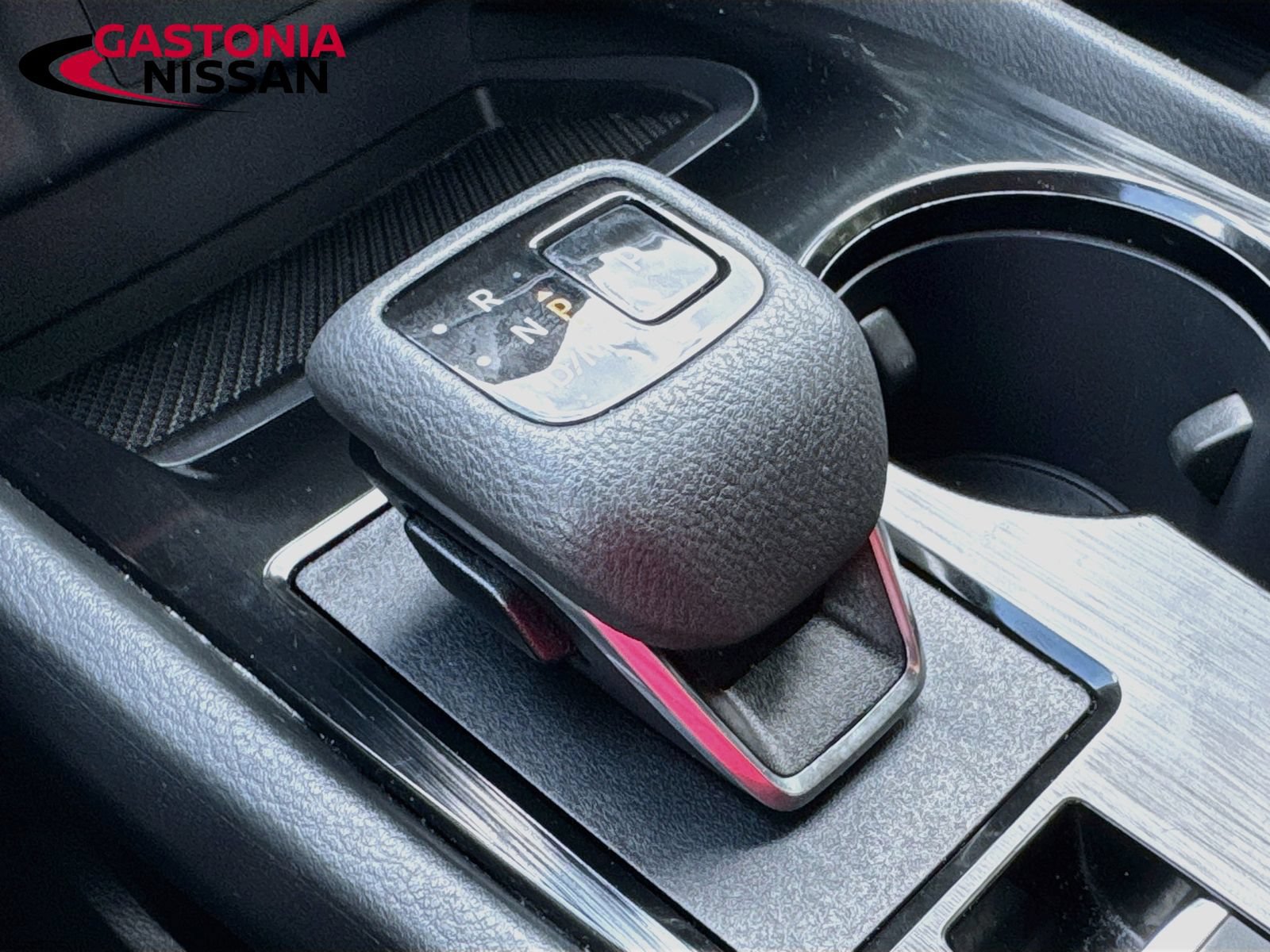 Used 2025 Nissan Rogue SV FWD image 21