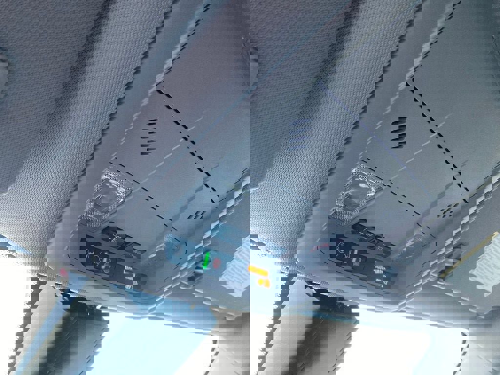 Used 2025 Chevrolet Blazer LT FWD image 28