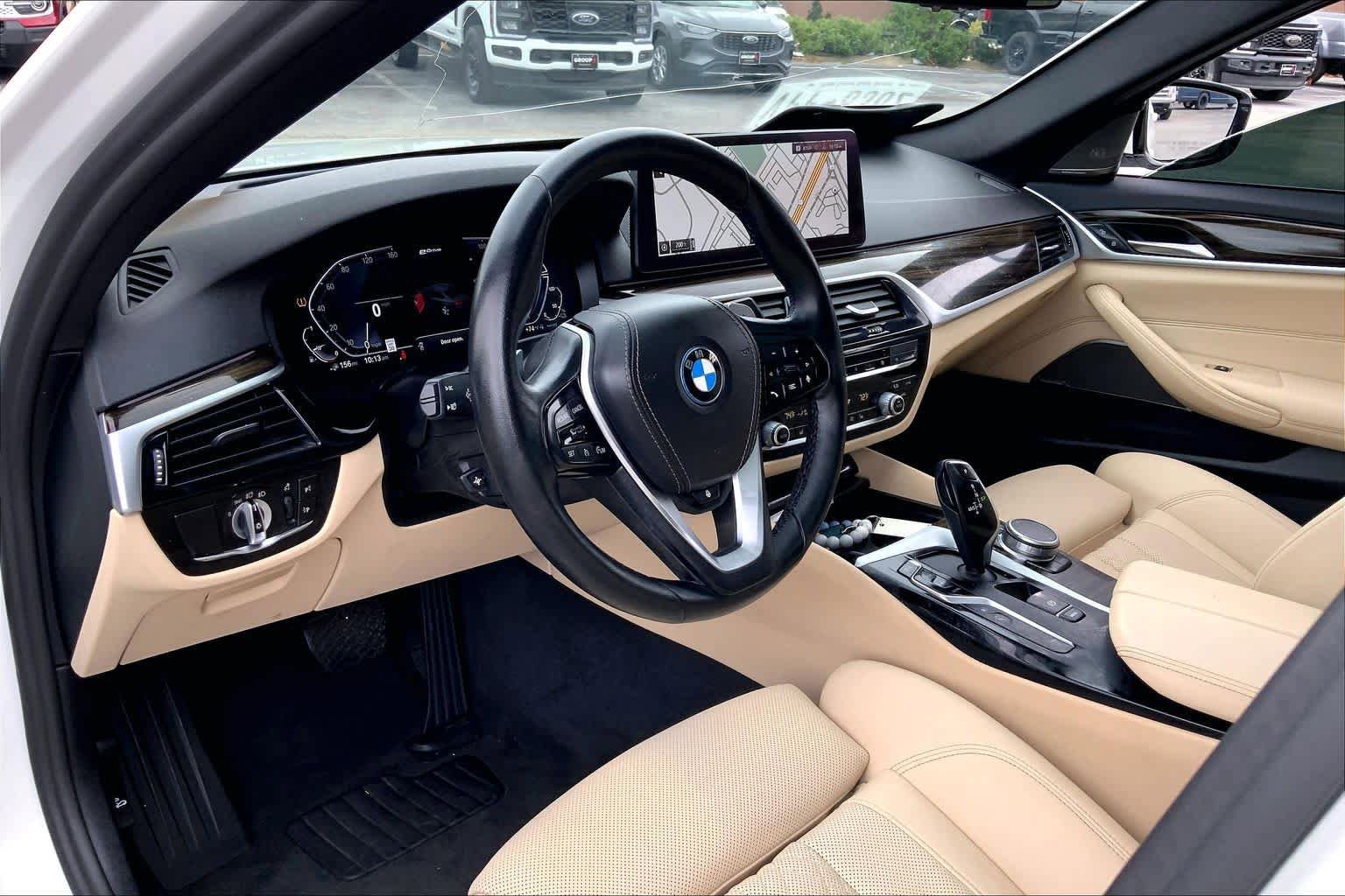 Used 2023 BMW 530e RWD image 16