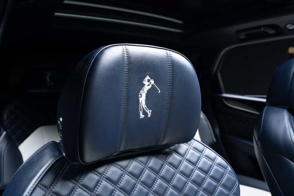 Used 2022 Bentley Bentayga AWD/4WD image 42