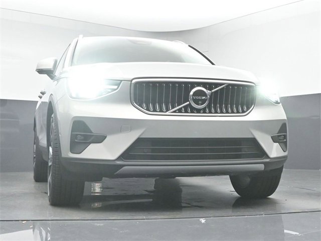 Used 2024 Volvo XC40 B5 Plus w/ Climate Package image 37