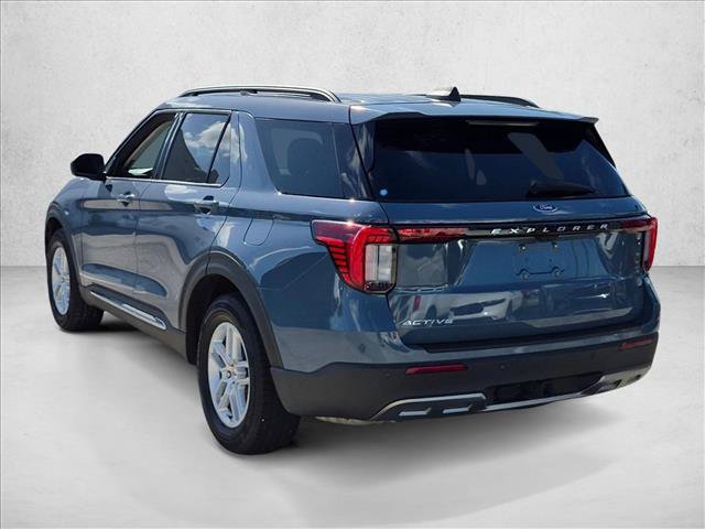 Used 2025 Ford Explorer Active w/ Active Comfort Package RWD image 7