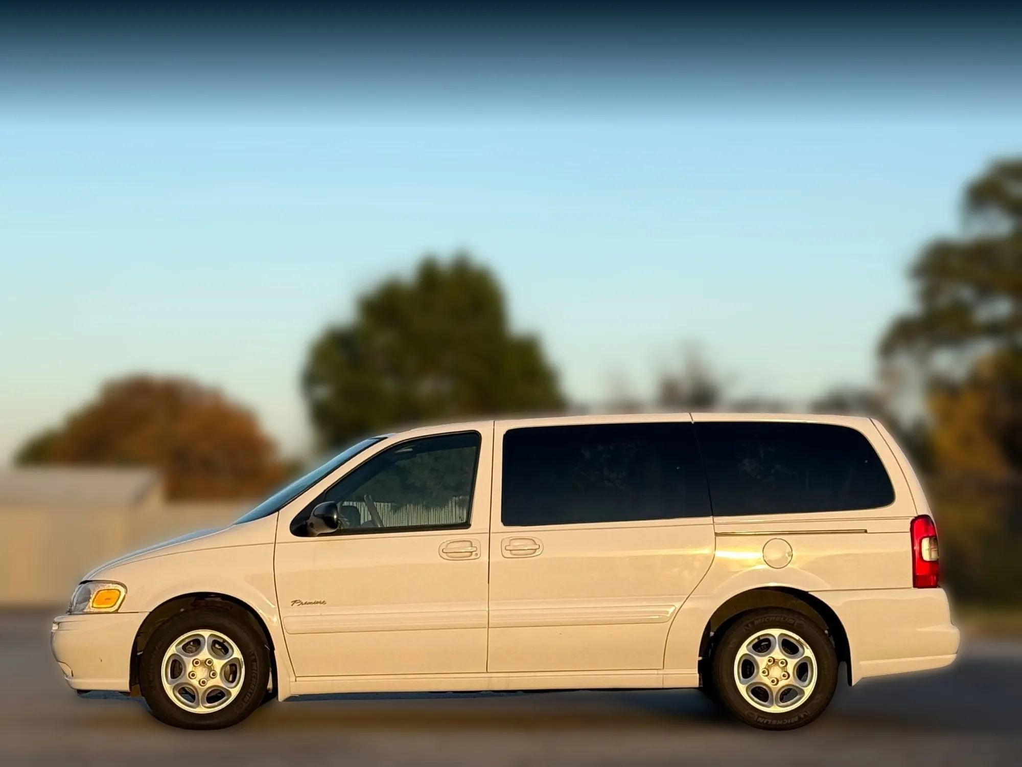 Used 2003 Oldsmobile Silhouette Premiere image 10