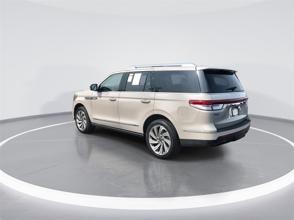 Used 2024 Lincoln Navigator Premiere image 6