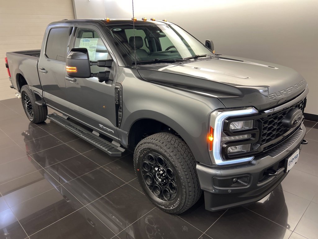 New 2026 Ford F250 Lariat w/ Black Appearance Package