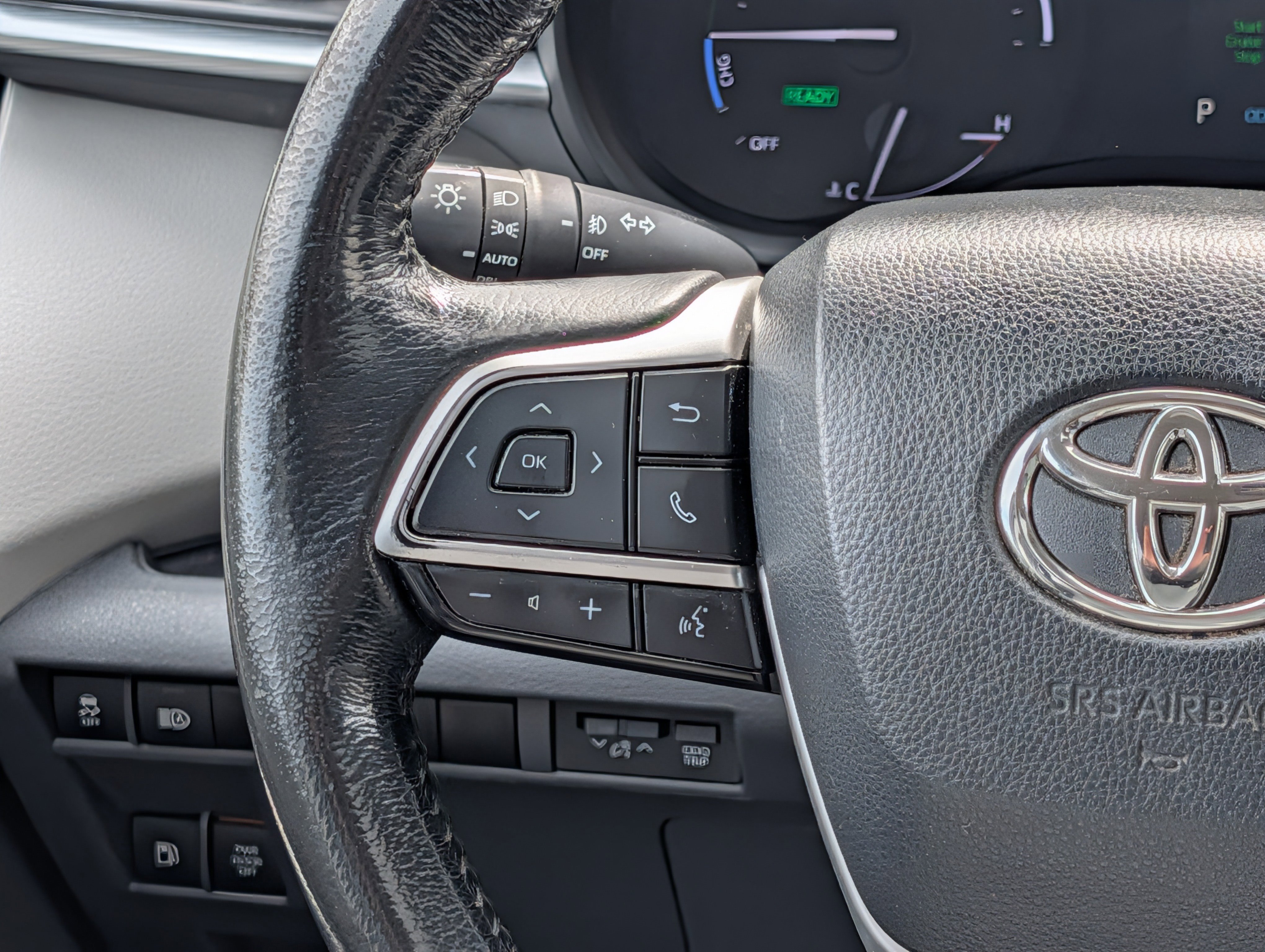 Used 2023 Toyota Sienna XLE FWD image 21