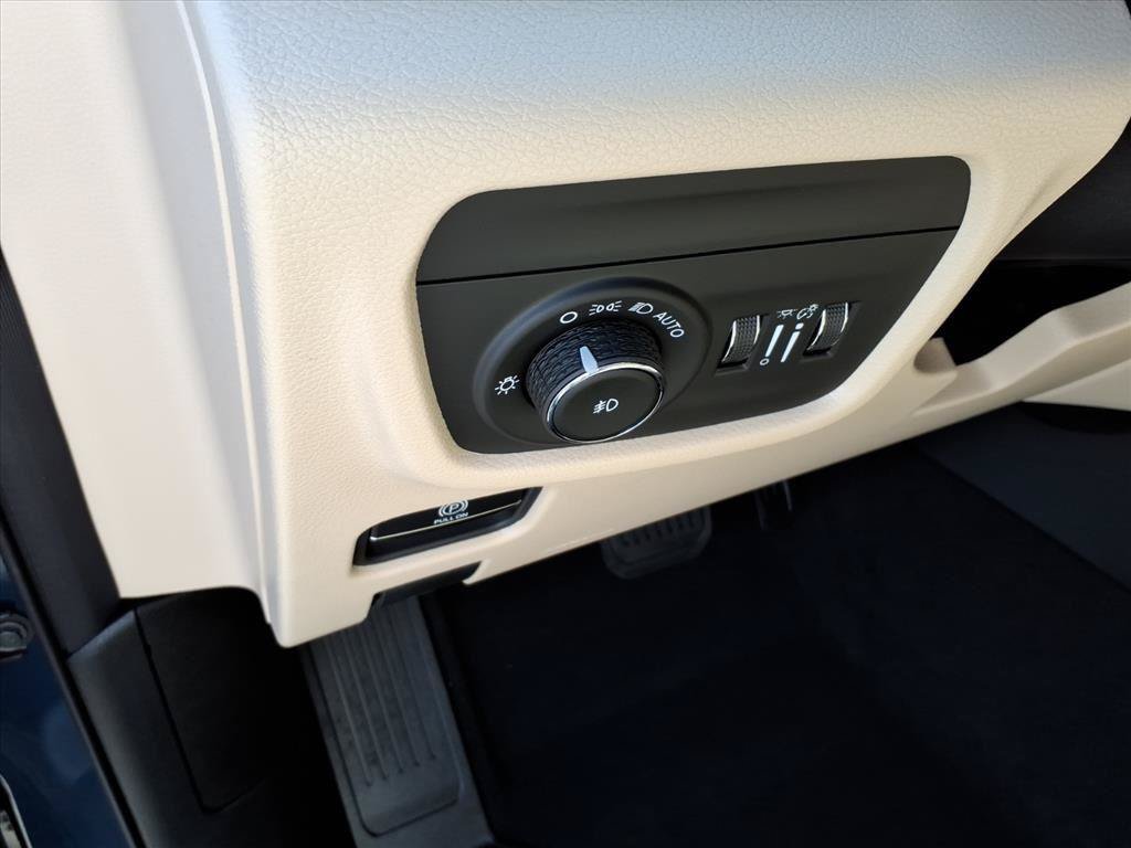 New 2026 Jeep Grand Cherokee Limited AWD/4WD image 10