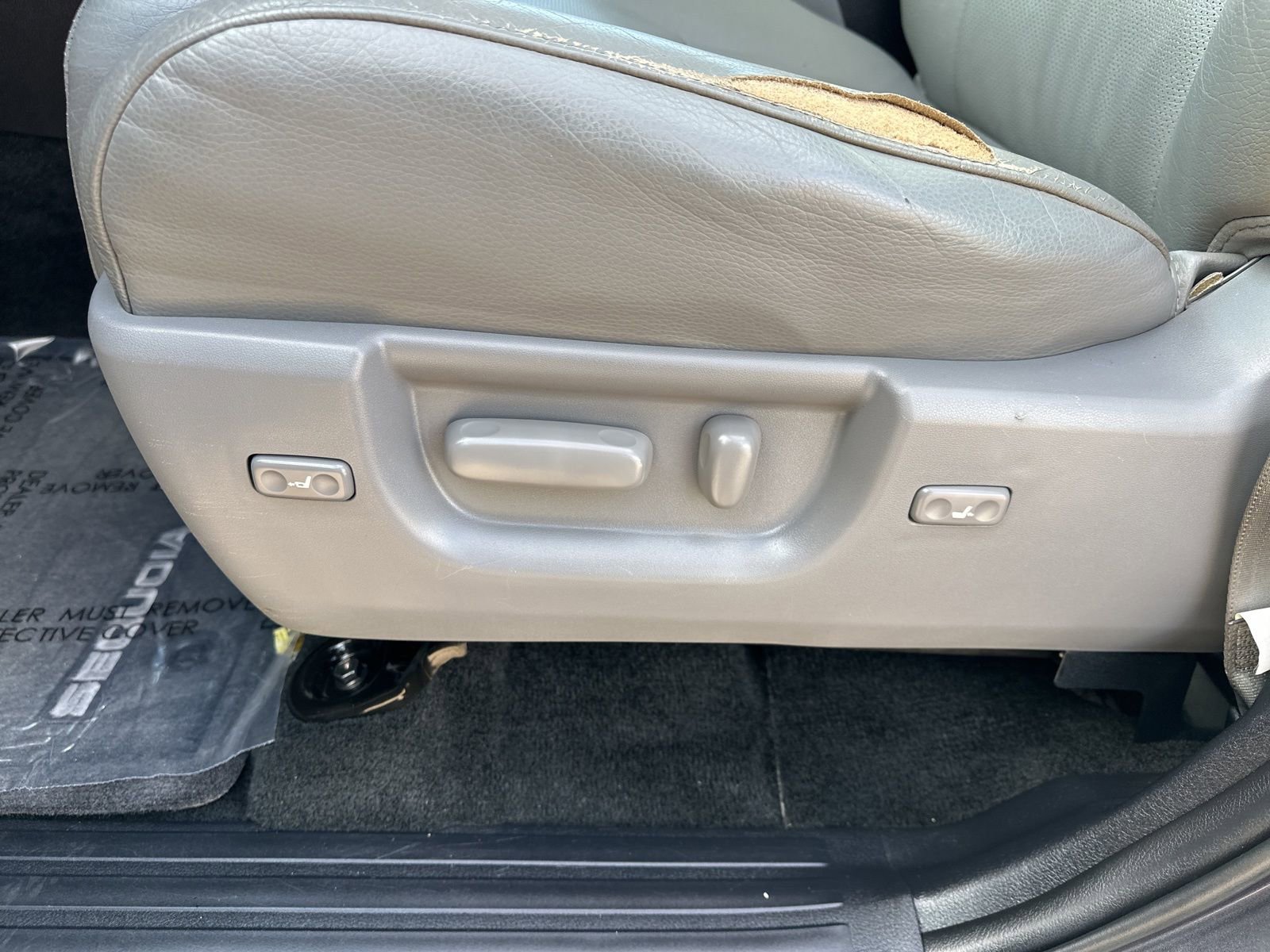 Used 2014 Toyota Sequoia Platinum AWD/4WD image 14