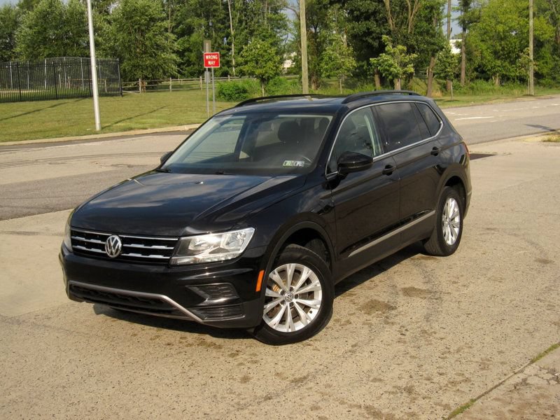 Used 2018 Volkswagen Tiguan SE w/ Panoramic Sunroof Package AWD/4WD image 4