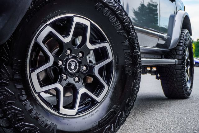Used 2023 Ford Bronco Outer Banks AWD/4WD image 3