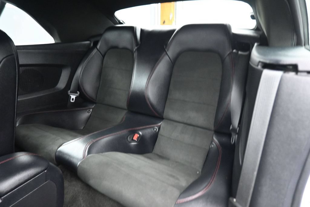 Used 2016 Ford Mustang GT Premium w/ Equipment Group 401A RWD image 32