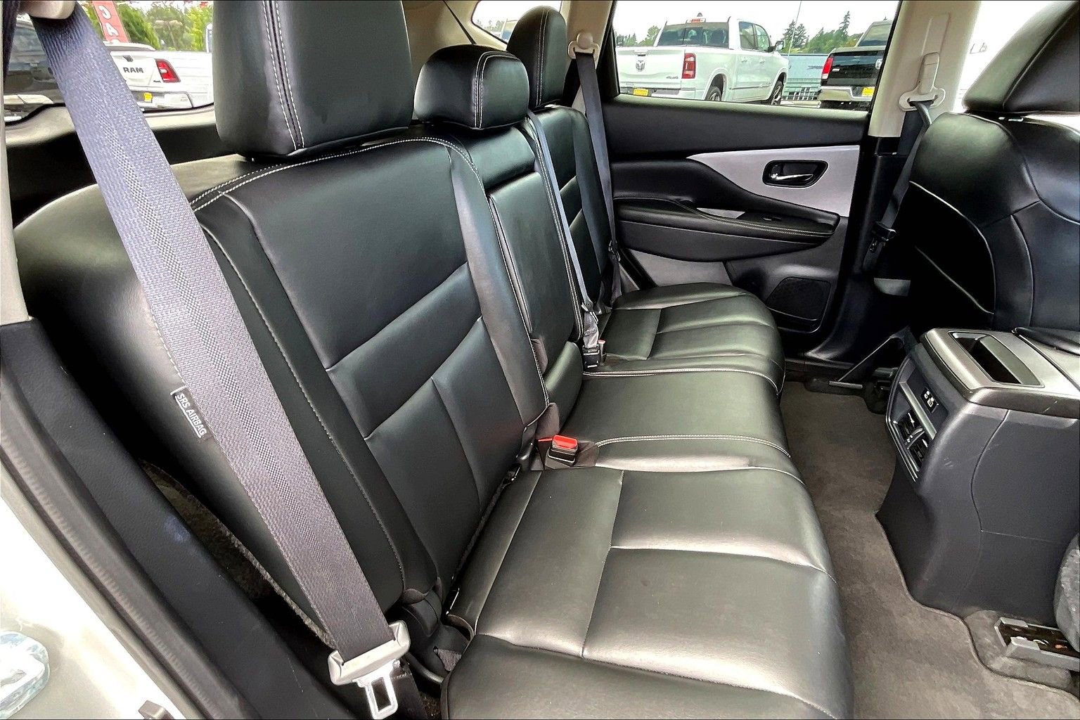 Used 2023 Nissan Murano SV image 31