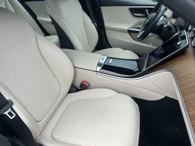 Used 2025 Mercedes-Benz C 300 Sedan image 12
