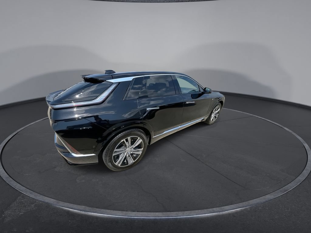 Certified 2024 Cadillac Lyriq Luxury RWD image 8