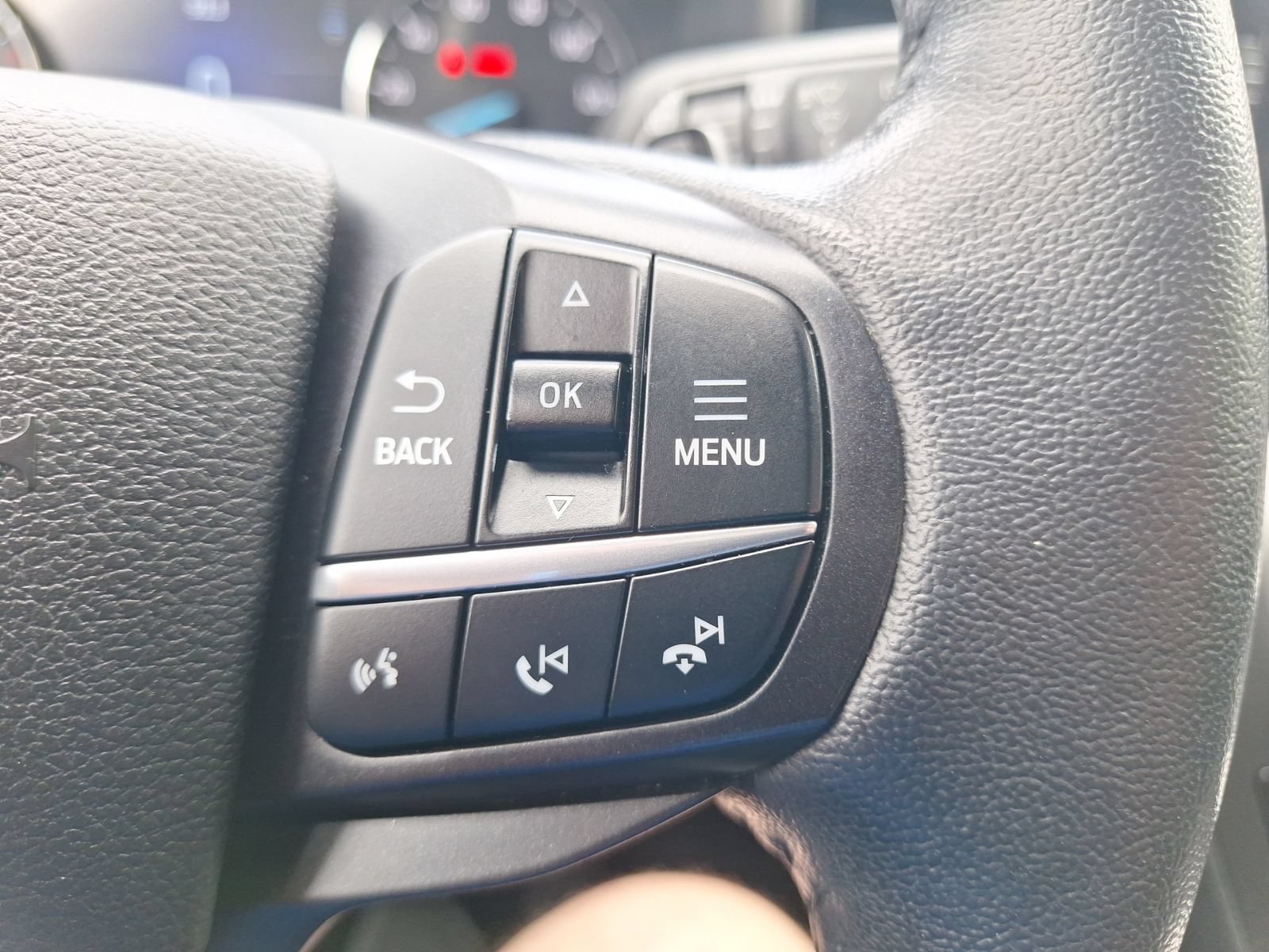 Used 2020 Ford Explorer XLT w/ Comfort Package RWD image 20