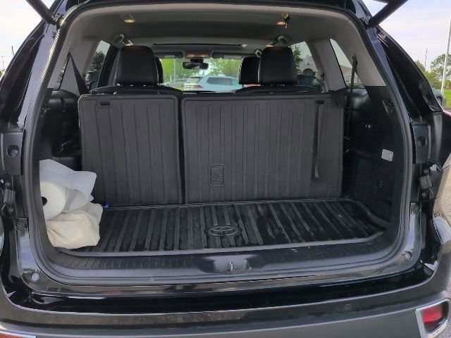 Used 2017 Toyota Highlander Limited image 6
