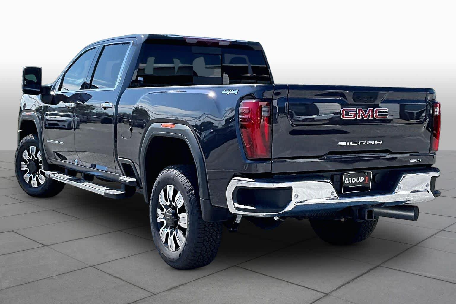 New 2025 GMC Sierra 3500 SLT w/ SLT Premium Package AWD/4WD image 12
