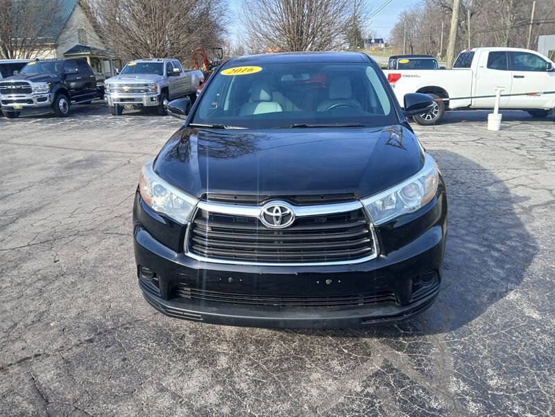 Used 2016 Toyota Highlander LE AWD/4WD image 4