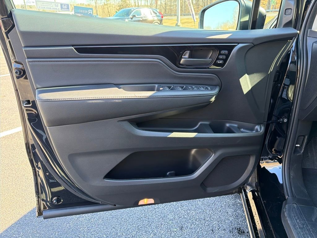 New 2026 Honda Odyssey Touring image 12