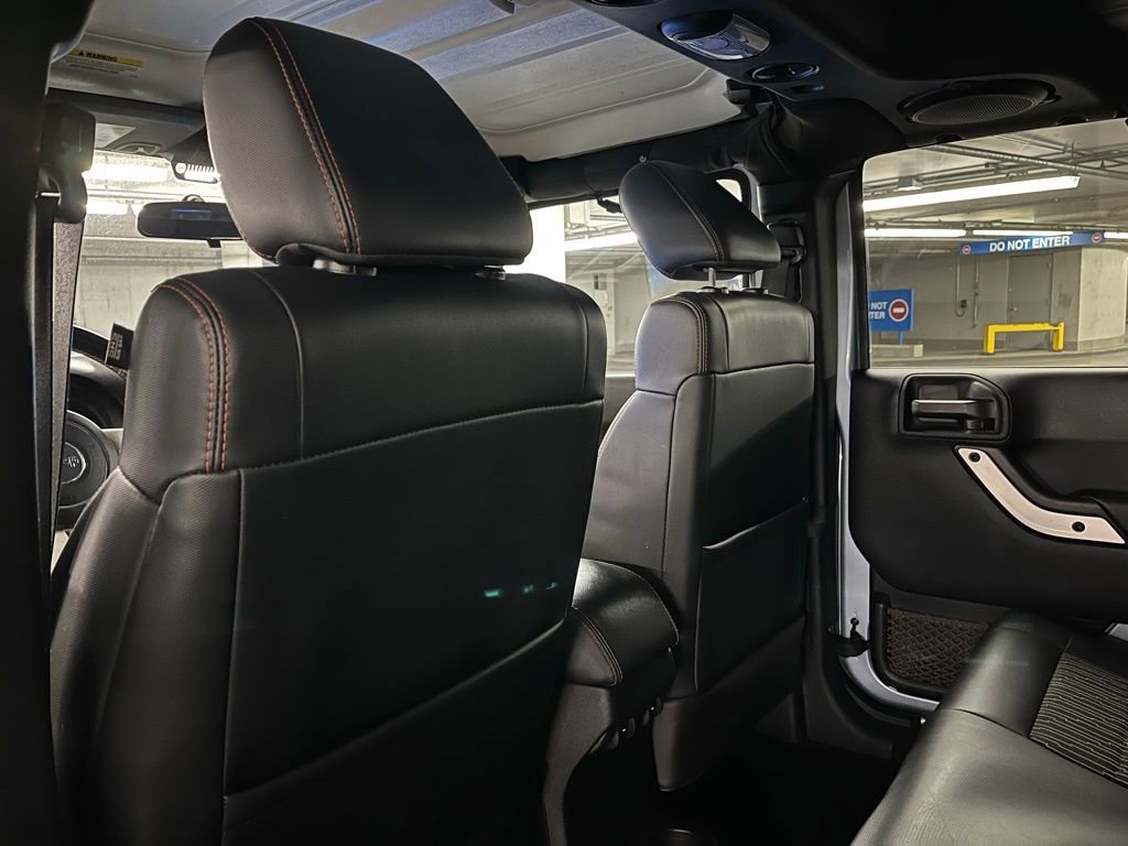 Used 2012 Jeep Wrangler Unlimited Sahara image 17