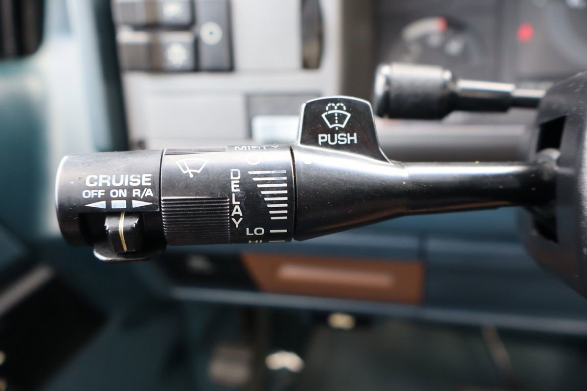 Used 1989 Chevrolet Silverado 2500 4x4 Regular Cab image 25