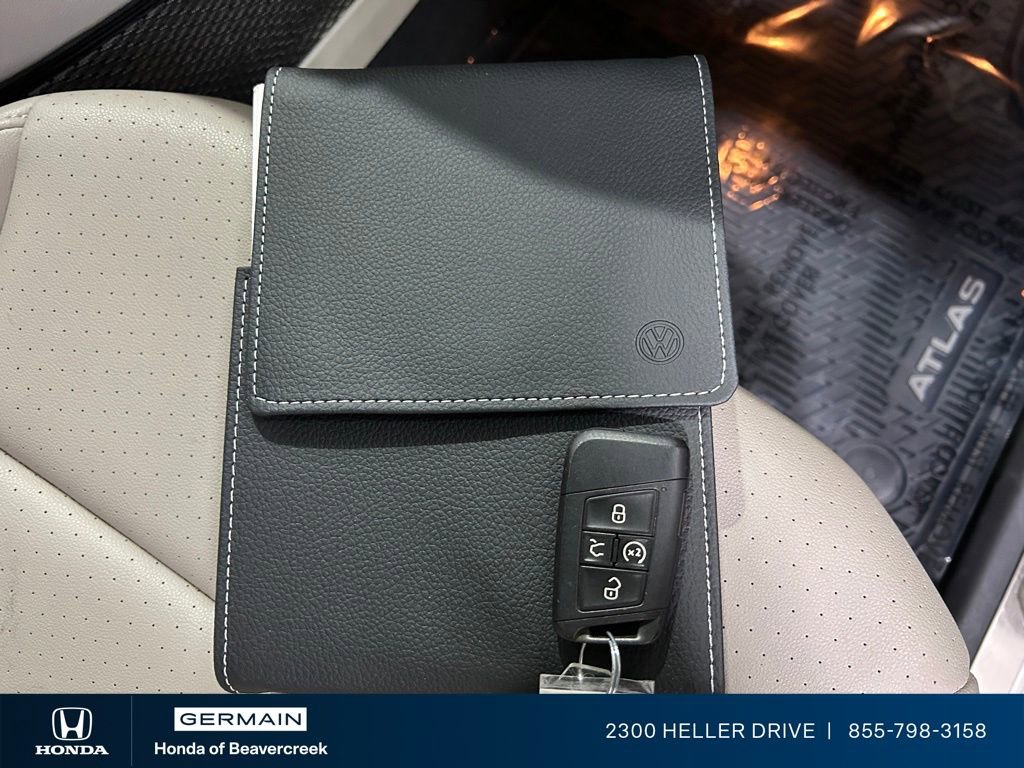 Used 2019 Volkswagen Atlas SEL R-Line AWD/4WD image 32