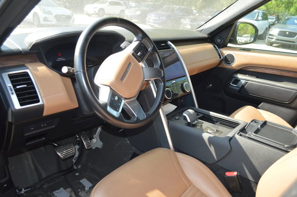 Used 2023 Land Rover Discovery HSE R-Dynamic AWD/4WD image 11