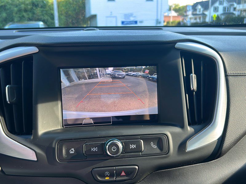 Used 2023 GMC Terrain SLE w/ Driver Convenience Package image 27