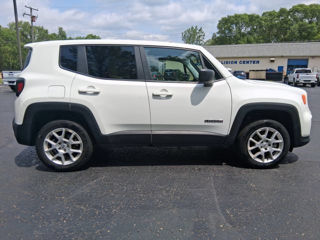 Used 2023 Jeep Renegade Latitude AWD/4WD image 6
