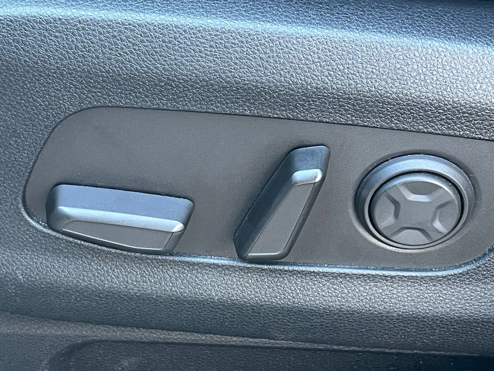 Used 2026 Kia Carnival FWD image 22