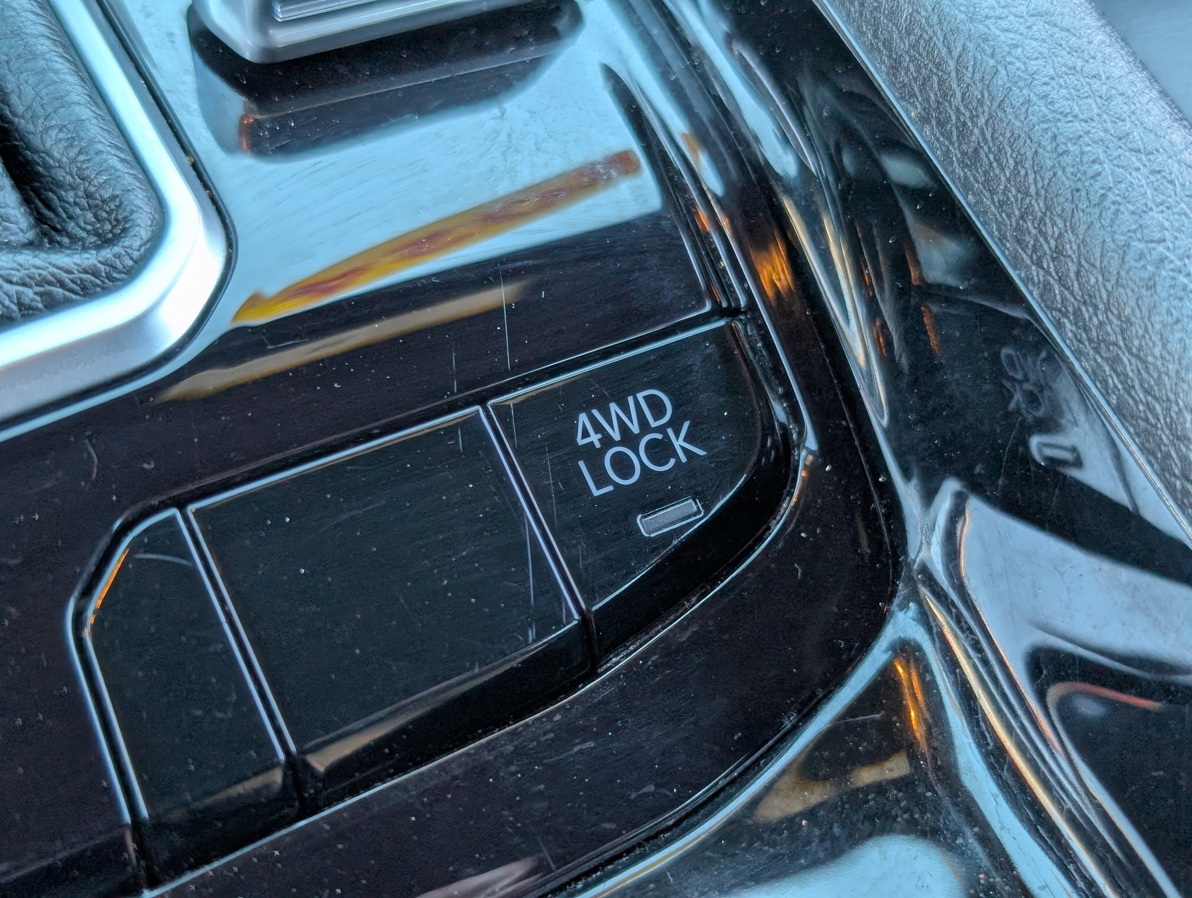 Used 2024 Jeep Compass Limited image 25