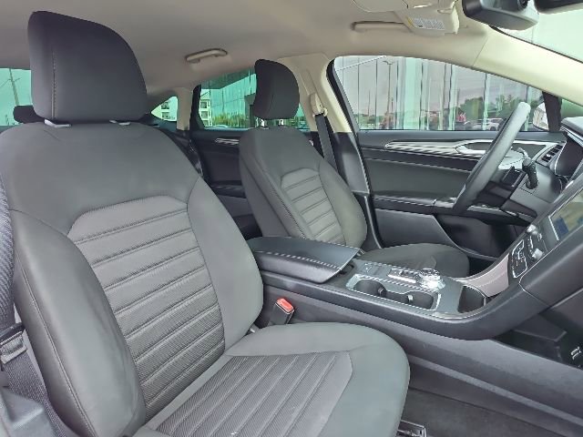 Used 2019 Ford Fusion SE FWD image 9