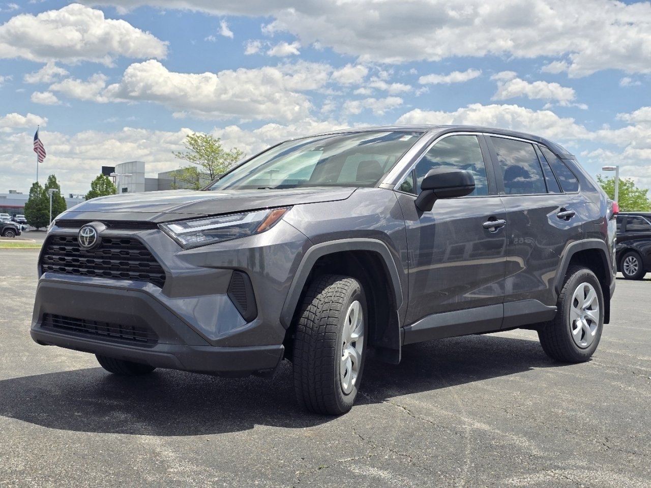 Used 2023 Toyota RAV4 LE FWD image 9