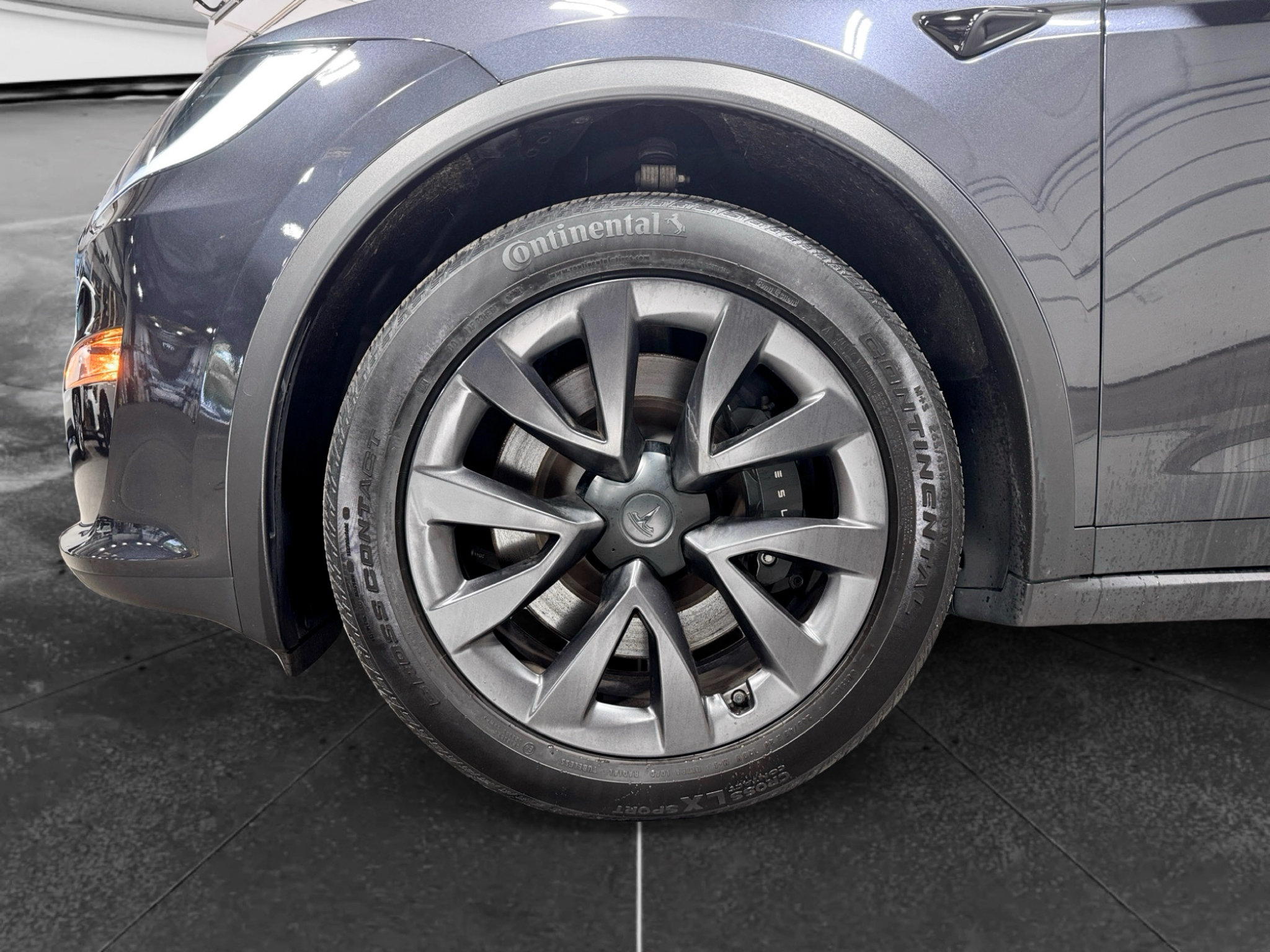 Used 2025 Tesla Model X AWD/4WD image 29