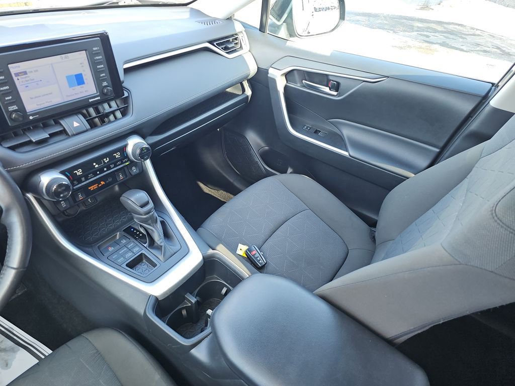 Used 2022 Toyota RAV4 XLE w/ Convenience Package image 30