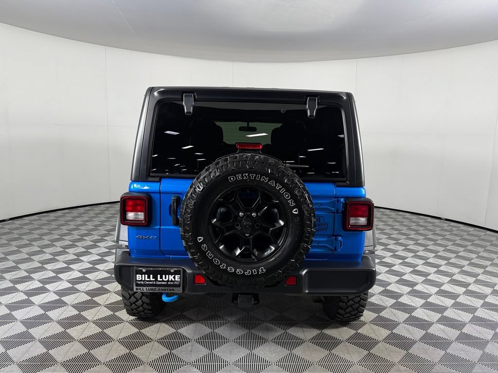 Used 2023 Jeep Wrangler Unlimited w/ Cold Weather Group AWD/4WD image 7