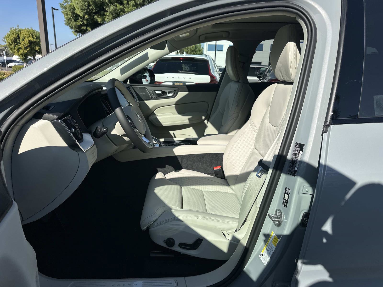 New 2026 Volvo XC60 T8 Ultra w/ Protection Package Premier AWD/4WD image 13
