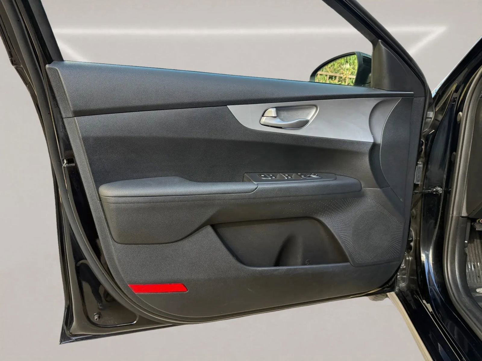Used 2023 Kia Forte LXS image 7