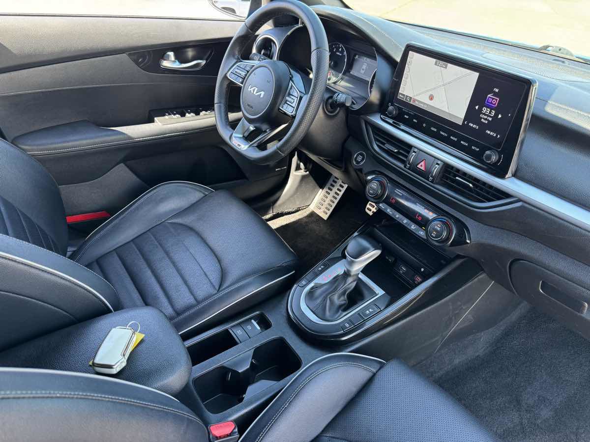 Used 2023 Kia Forte GT-Line w/ GT-Line Premium Package image 16