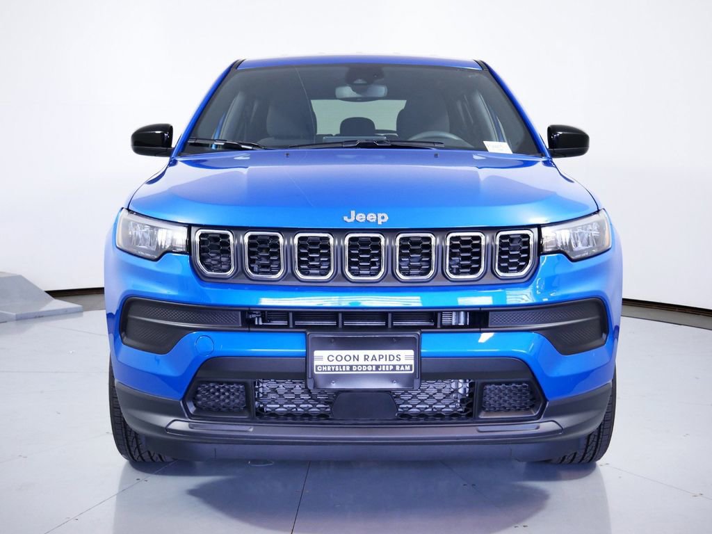 Used 2024 Jeep Compass Sport image 4
