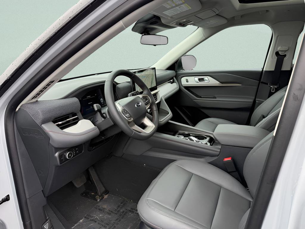 New 2026 Ford Explorer Active w/ Active Comfort Package AWD/4WD image 3
