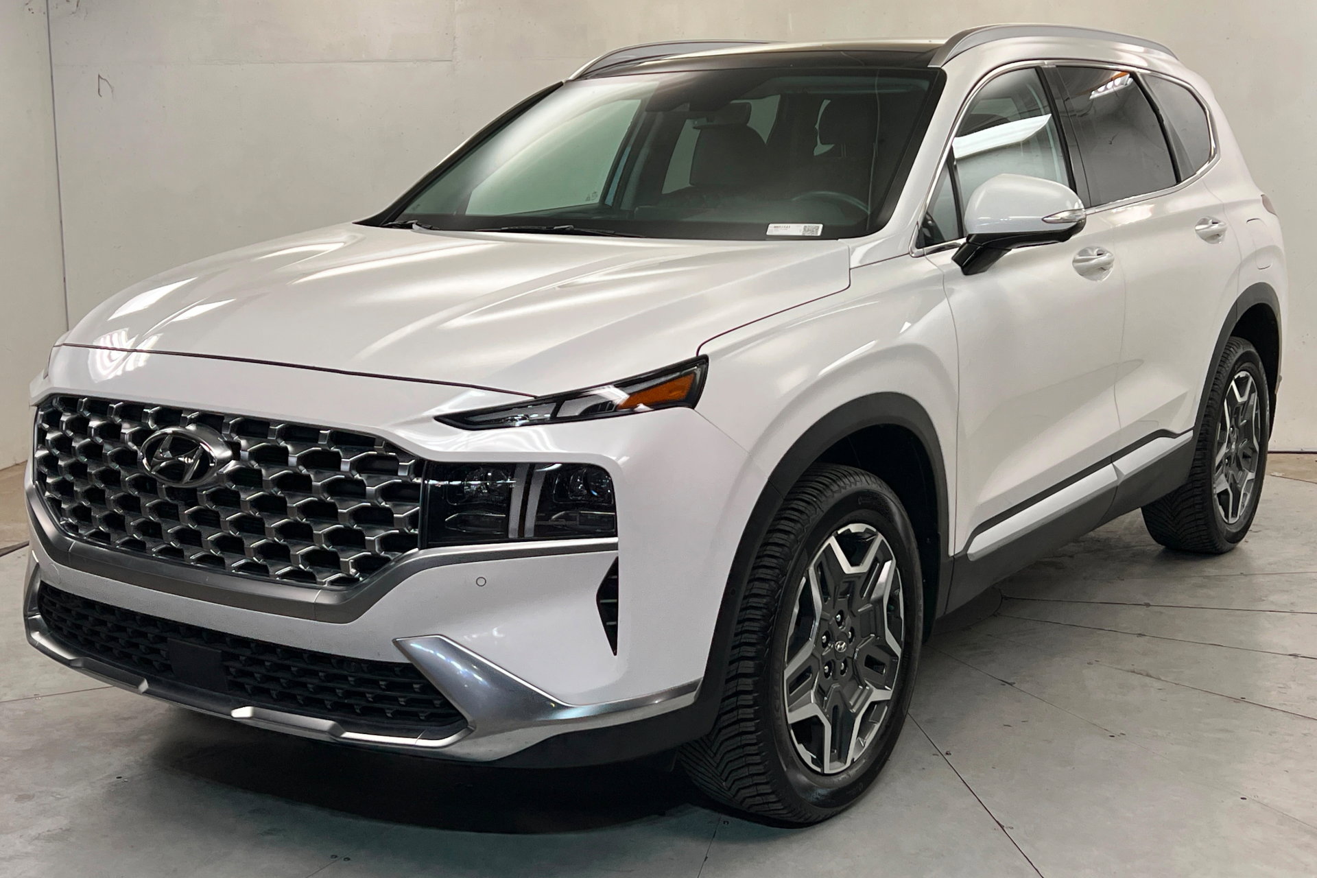 Used 2022 Hyundai Santa Fe Limited AWD/4WD image 1