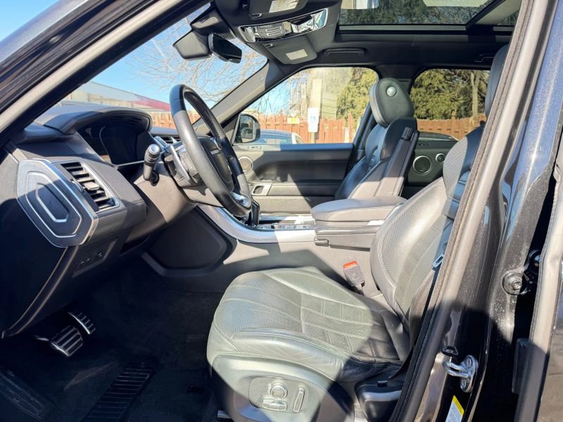 Used 2017 Land Rover Range Rover Sport HSE Dynamic image 10