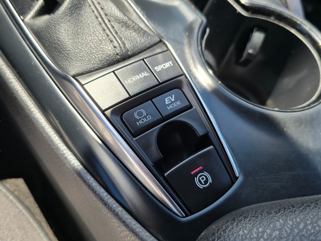 Used 2020 Toyota Camry LE FWD image 12