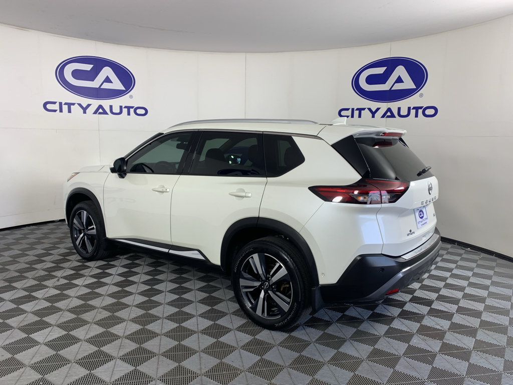 Used 2023 Nissan Rogue SL w/ SL Premium Package FWD image 5