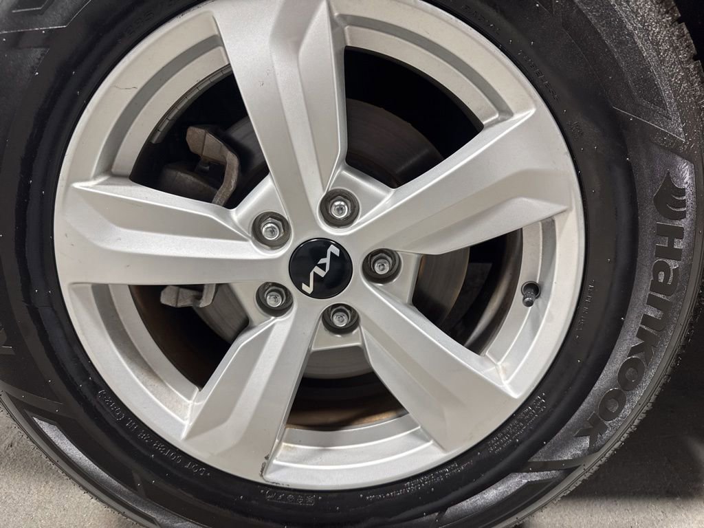 Used 2023 Kia Sorento LX FWD image 37