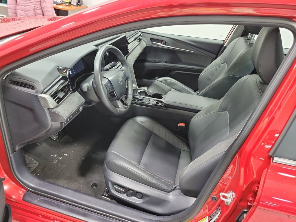 Used 2025 Toyota Camry XLE image 44
